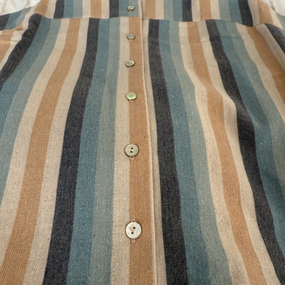 Striped Button-Down Tank Top - Picture 5 of 6